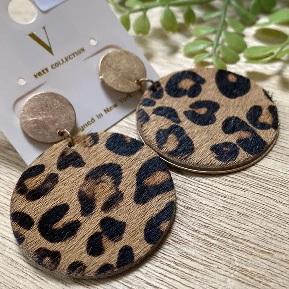 🎉HP🎉 V Foxy Collection Leopard Print Earrings 💗 Gold Brown & Black - Picture 4 of 9